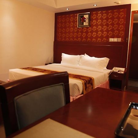 Hotel Hiton Perintalmanna Bagian luar foto