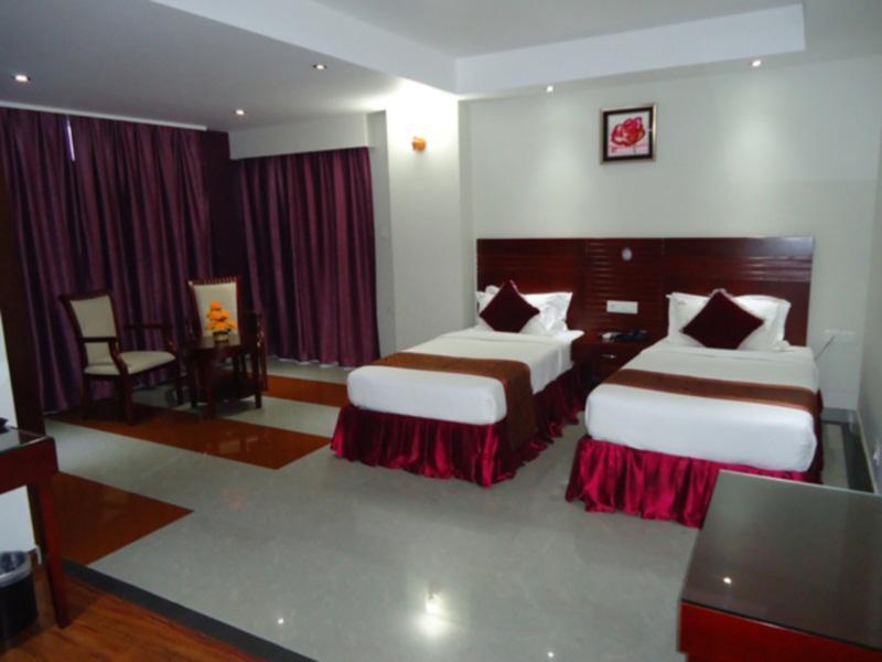 Hotel Hiton Perintalmanna Bagian luar foto
