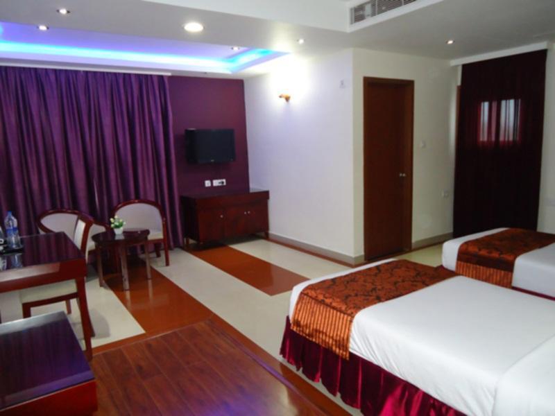 Hotel Hiton Perintalmanna Bagian luar foto
