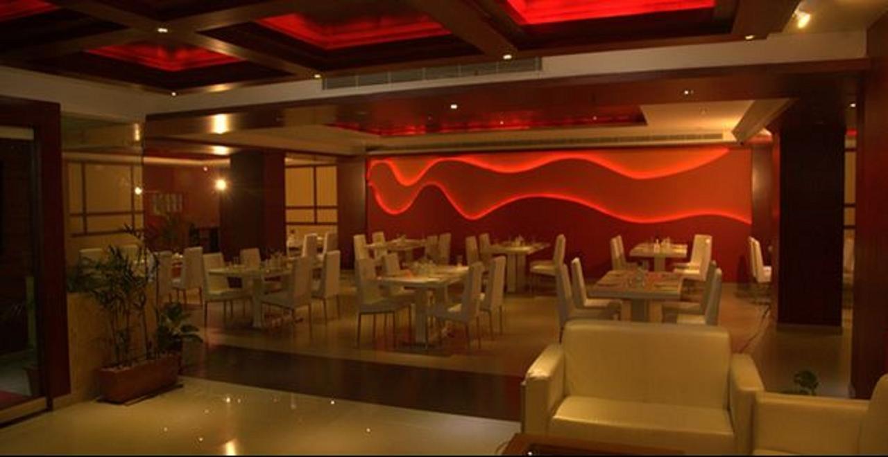 Hotel Hiton Perintalmanna Bagian luar foto