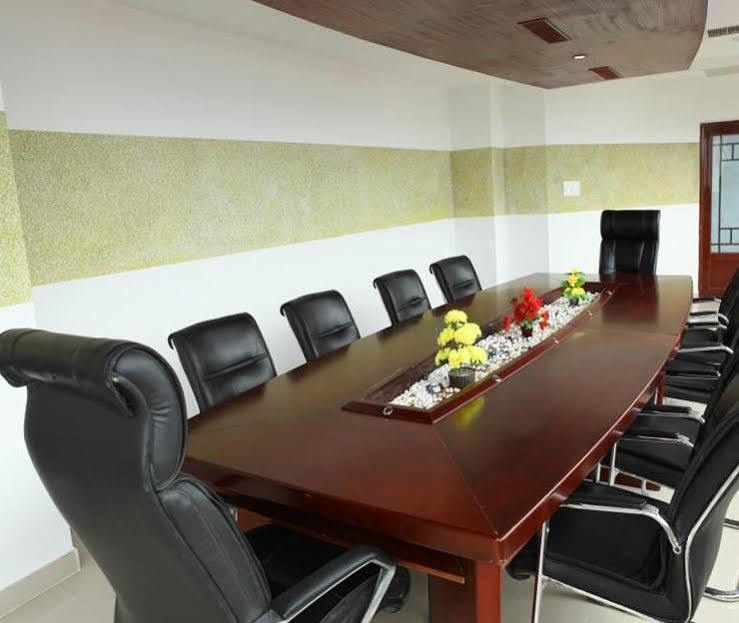 Hotel Hiton Perintalmanna Bagian luar foto